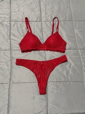 Victoria's Secret Sheer Heritage Red Lacquer Wireless Push-Up Bra Set